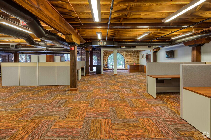 More Photos Of 100 3rd St S, Saint Petersburg Loft Creative Space For Lease