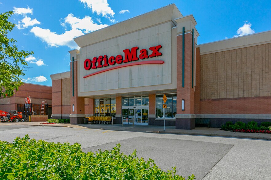 More Photos Of 13915-14059 New Halls Ferry Rd, Florissant Unknown For Lease