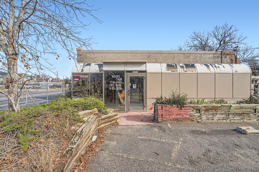 More Photos Of 3800 W Colfax Ave, Denver Restaurant For Sale