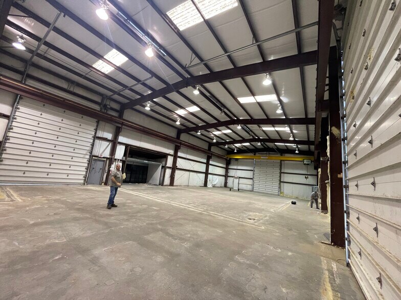 More Photos Of 6307 E Hwy 270, Alderson Warehouse For Lease