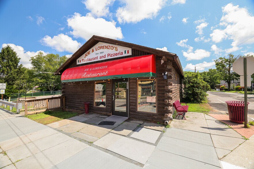 More Photos Of 121 Main Ave, Hawley Restaurant For Lease