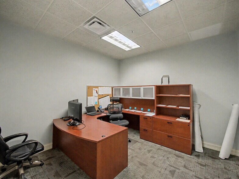 More Photos Of 6861 Garden Rd, Riviera Beach Warehouse For Sale