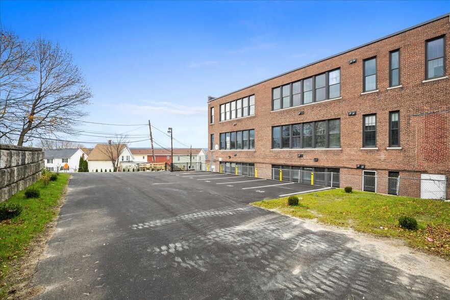 More Photos Of 22 Waverly St, Worcester Apartments For Sale