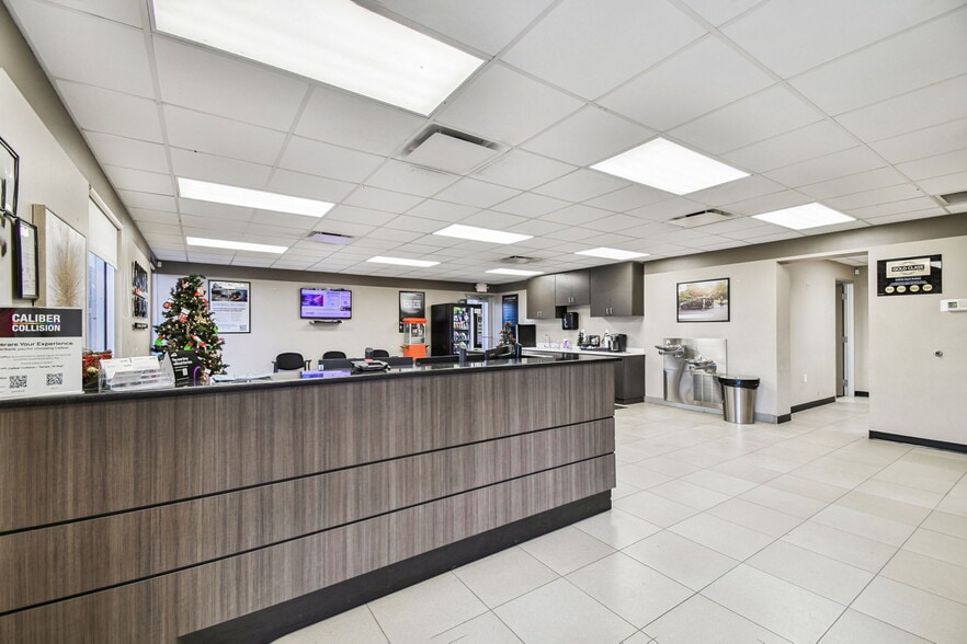 More Photos Of 4811 W Sligh Ave, Tampa Warehouse For Sale