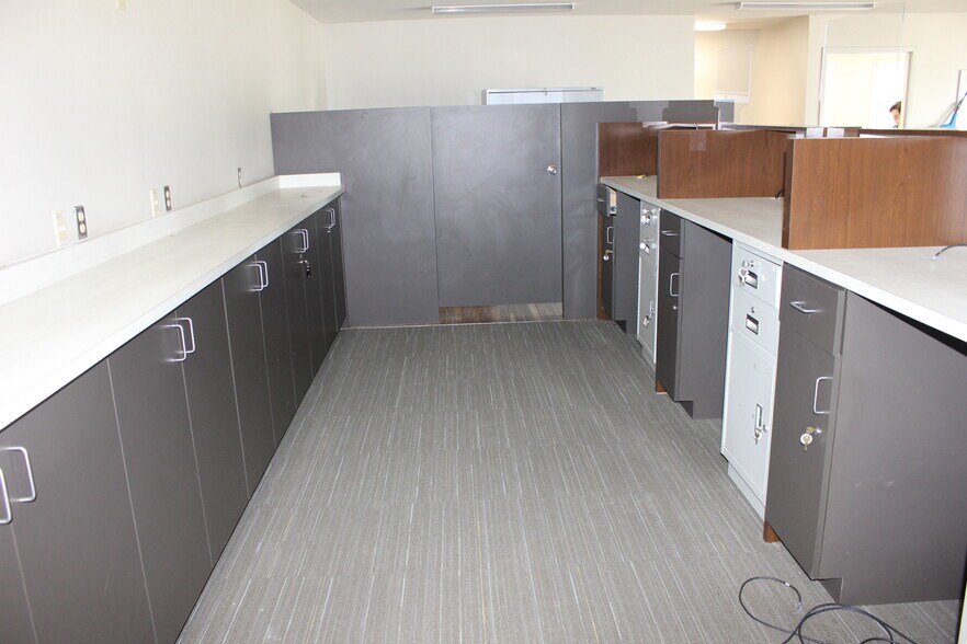 More Photos Of 27373 Highway 42, Springfield Loft Creative Space For Lease