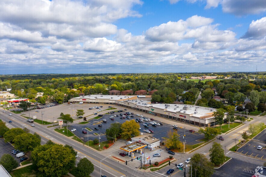 More Photos Of 230 W Virginia St, Crystal Lake Unknown For Lease