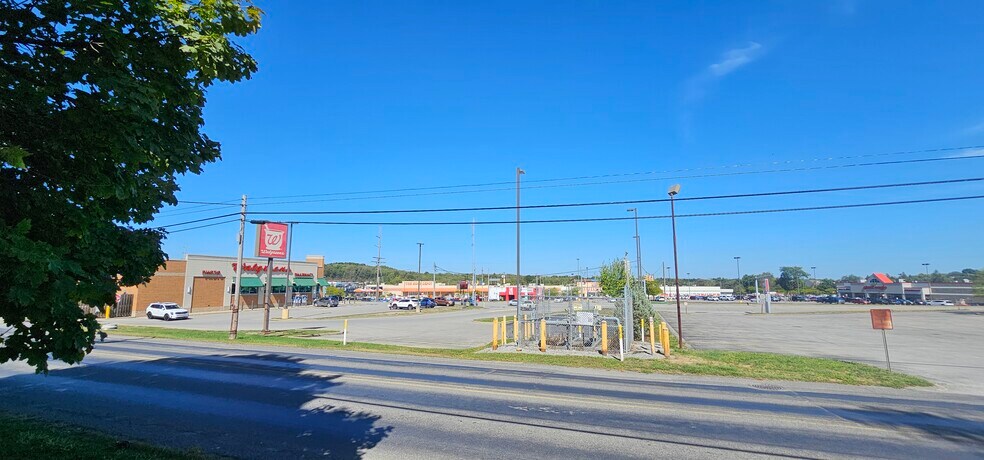 More Photos Of 2639 Darlington Rd, Beaver Falls Office For Sale