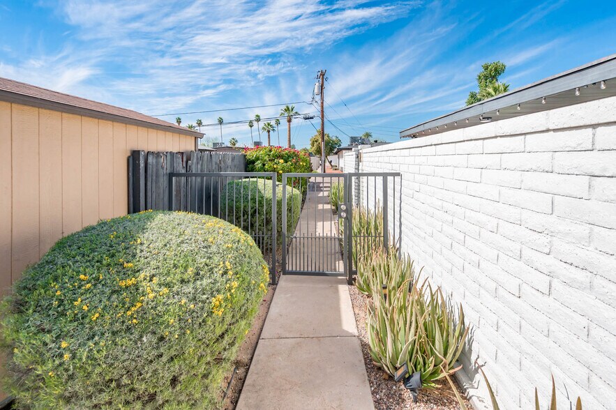 More Photos Of 3338 N 67th St, Scottsdale Multifamily For Sale