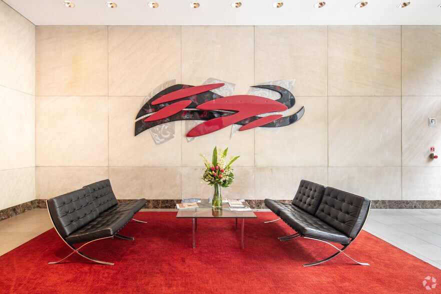 More Photos Of 2811 McKinney Ave, Dallas Office For Lease