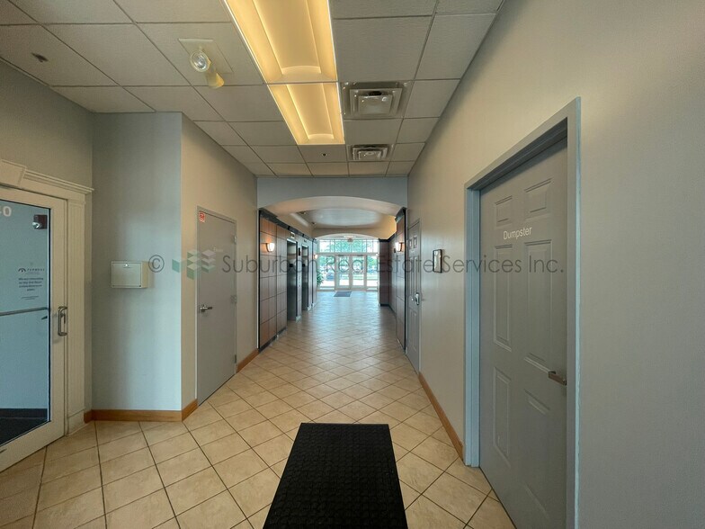 More Photos Of 3540 Seven Bridges Dr, Woodridge Medical For Lease