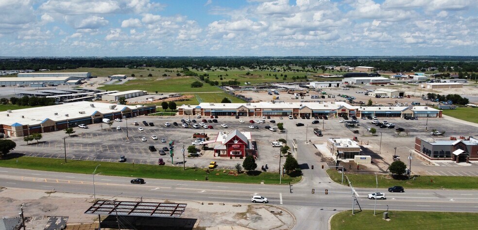 Primary Photo Of 1627-1629 E US Highway 66, El Reno Unknown For Lease