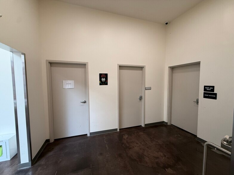 More Photos Of 1909 University Ave, Berkeley Storefront For Sale