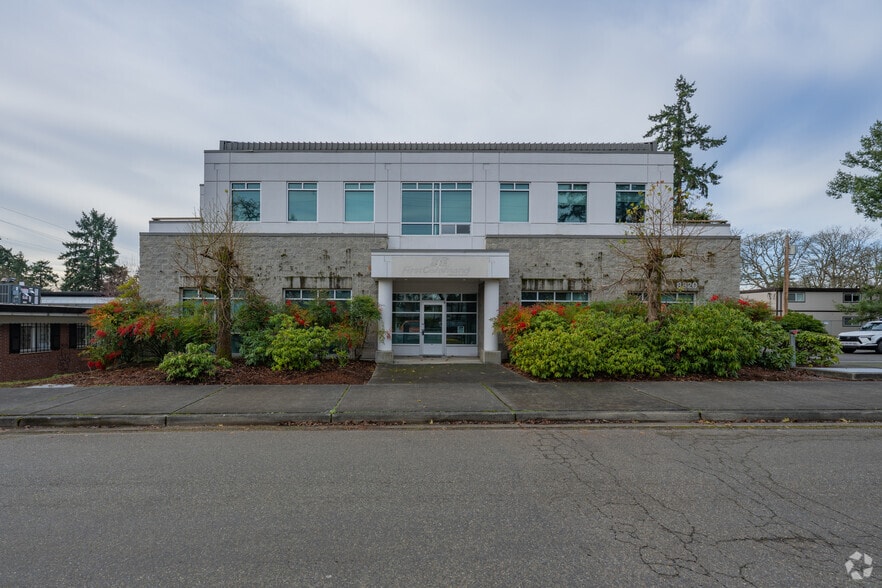 More Photos Of 8820 59th Ave SW, Lakewood Office For Lease
