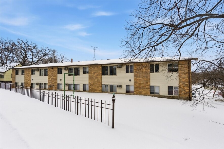 Primary Photo Of 1120 9th Ave S, Saint Cloud Apartments For Sale