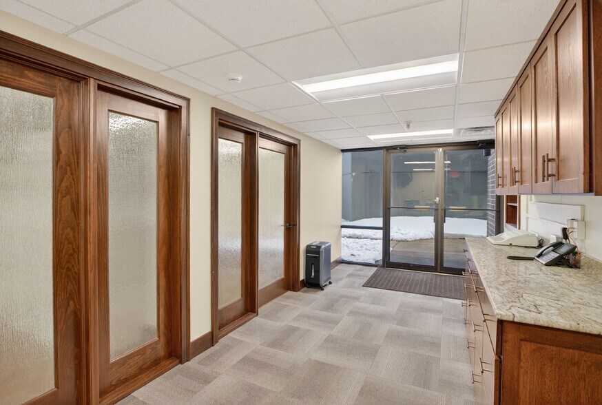 More Photos Of 750 Washington Rd, Mt Lebanon Apartments For Sale