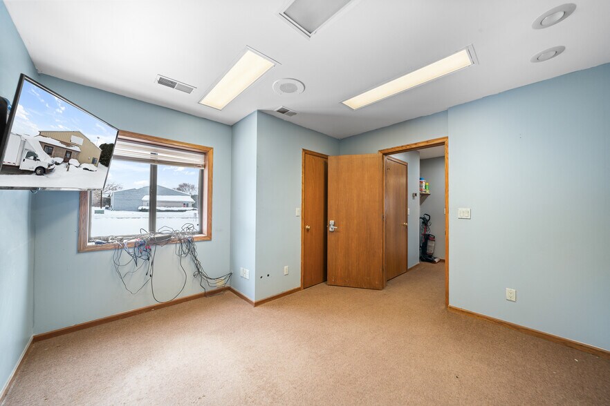 More Photos Of 600 Nathan Ln, Elkhorn Industrial For Lease