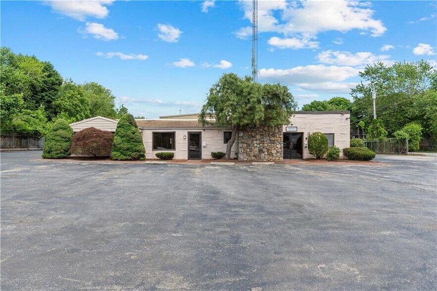 More Photos Of 63 Bleachery Ct, Warwick Distribution For Sale