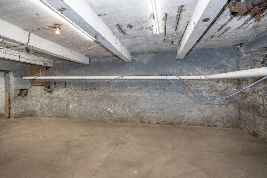 More Photos Of 1514 Kinney Ave, Cincinnati Warehouse For Sale