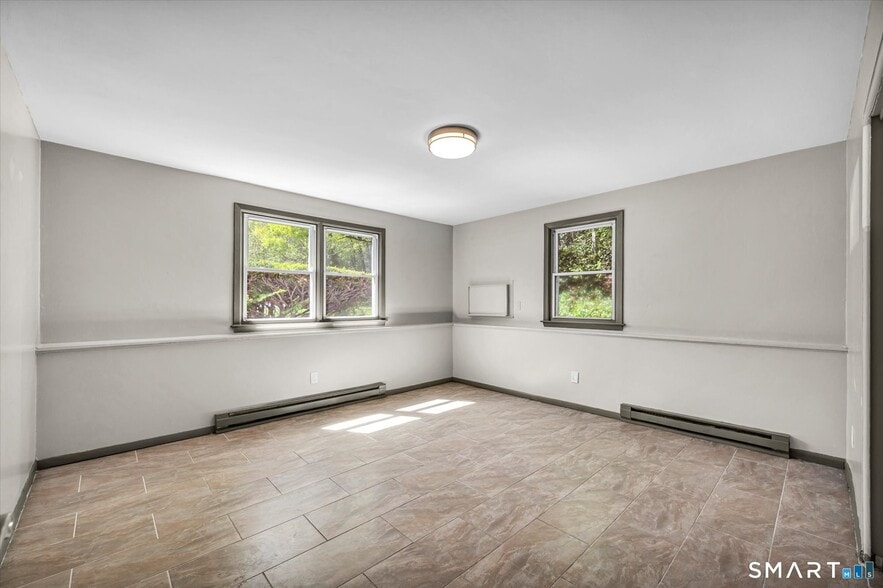 More Photos Of 40 Briarwood Ln, Branford Apartments For Sale
