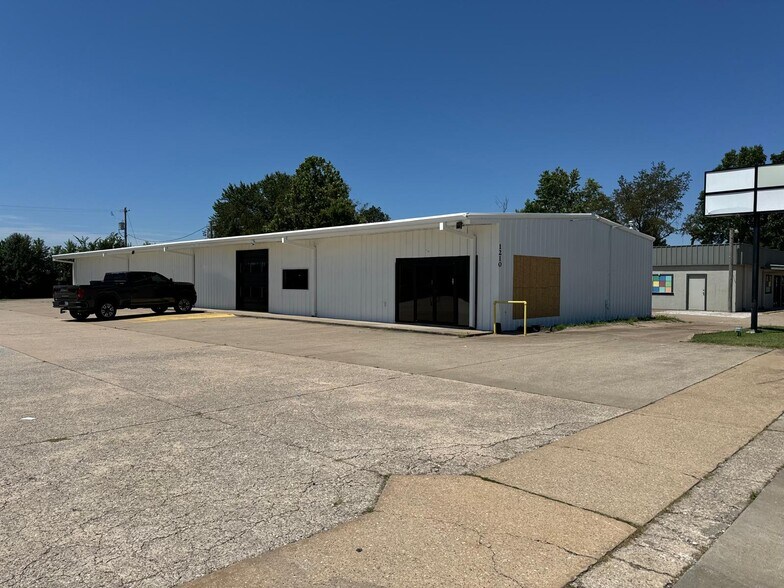More Photos Of 1210 SE Walton Blvd, Bentonville Freestanding For Lease