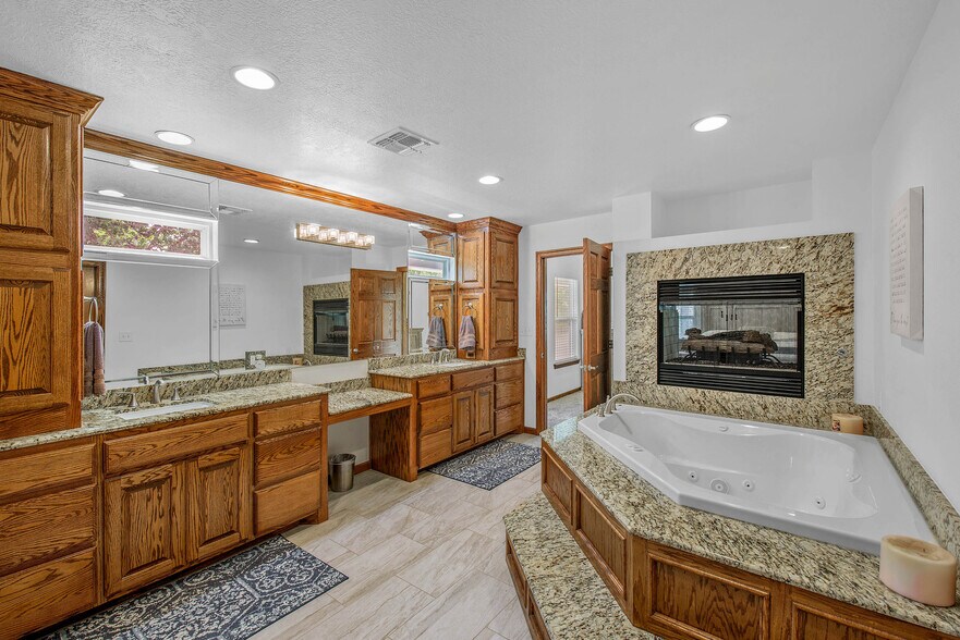 More Photos Of 13863 FM 2154 Rd, College Station Showroom For Sale