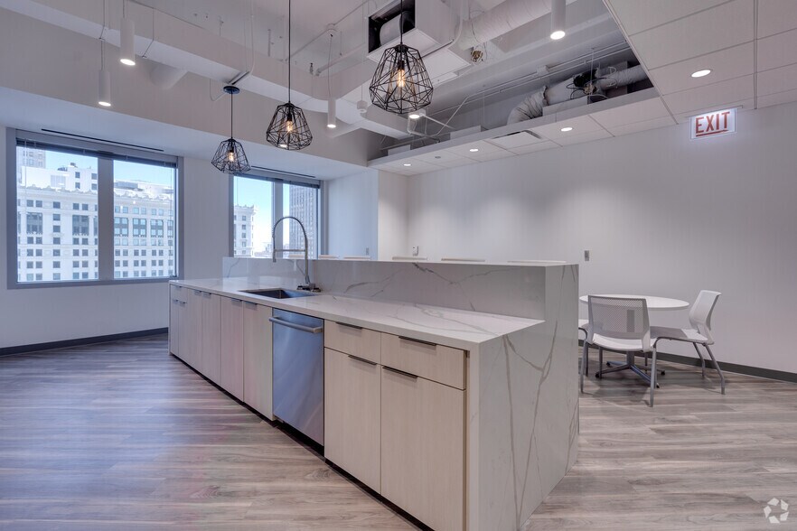 Photo of 15th Floor Ste 1560