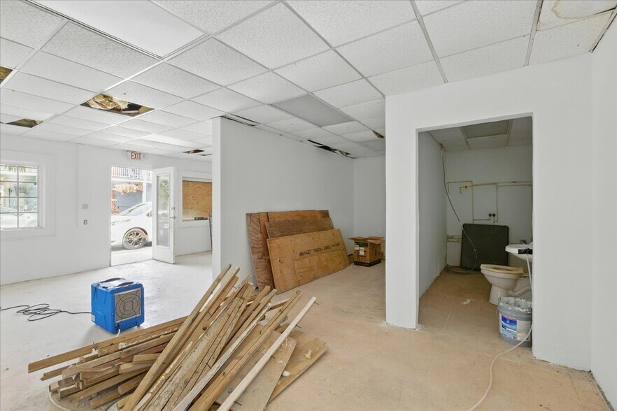 More Photos Of 7050 C St, Cedar Key Office Residential For Sale