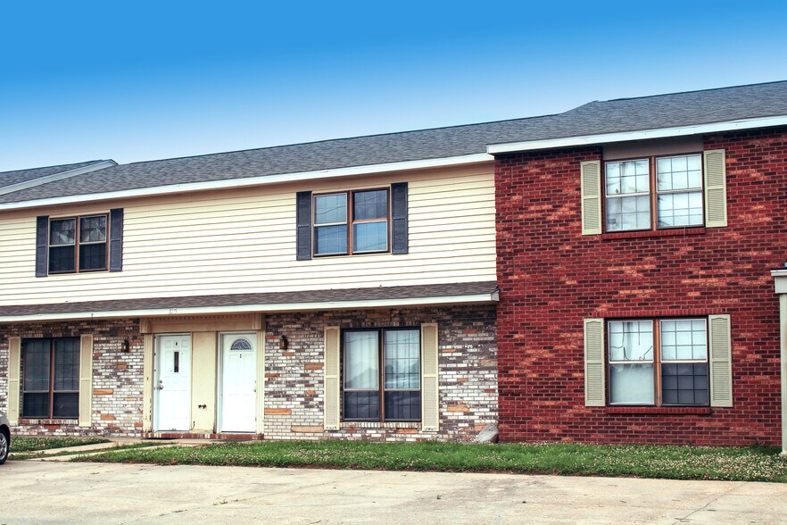 More Photos Of 802 W Wakefield Ave, Sikeston Apartments For Sale