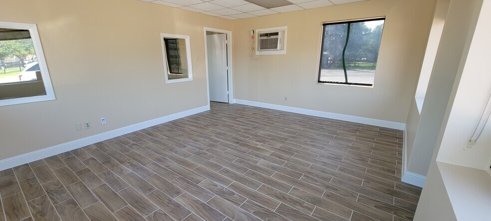 More Photos Of 7783 Airport Blvd, Houston General Retail For Lease