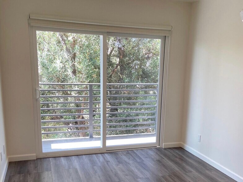 More Photos Of 1015 3rd St, Santa Monica Apartments For Sale