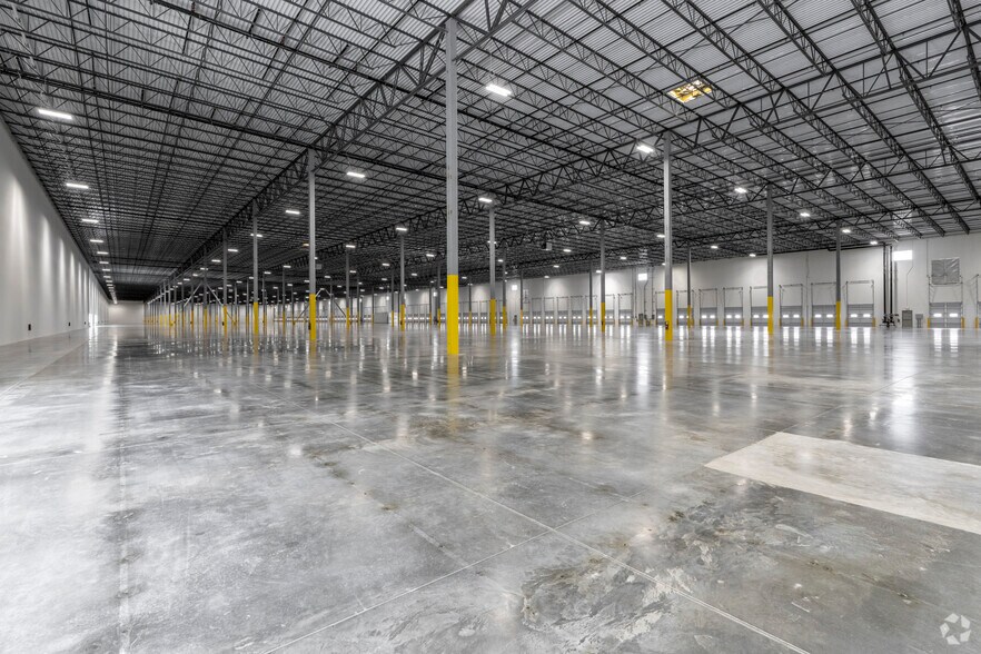 More Photos Of 11006 Mount Holly Huntersville Rd, Huntersville Distribution For Lease