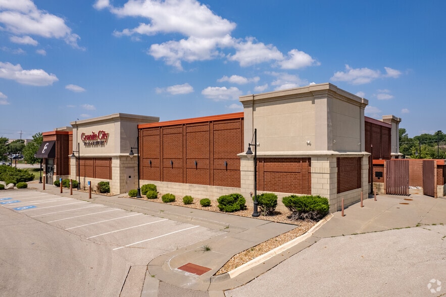 More Photos Of 15085 W 119th St, Olathe Restaurant For Sale