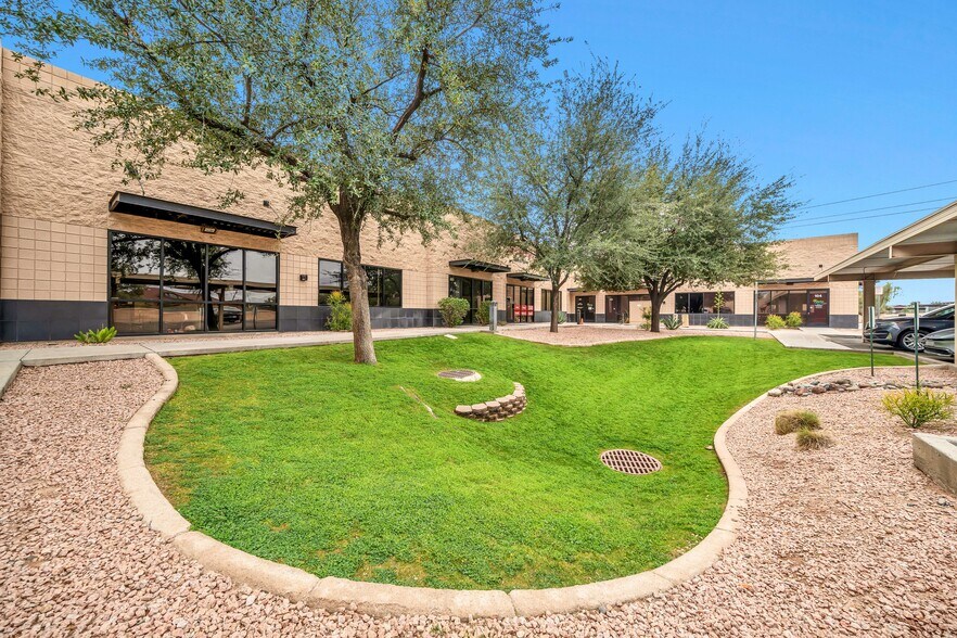 More Photos Of 3710 W Greenway Rd, Phoenix Medical For Sale
