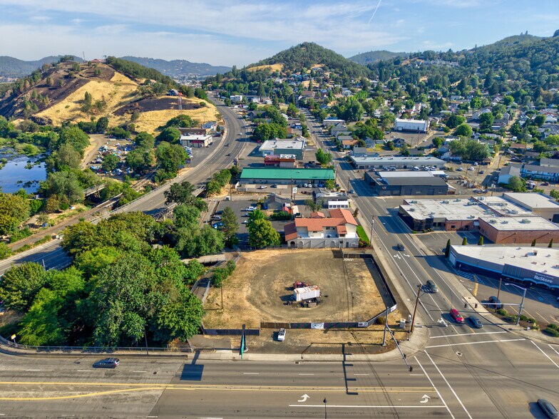More Photos Of 328 NE Winchester St, Roseburg Land For Sale