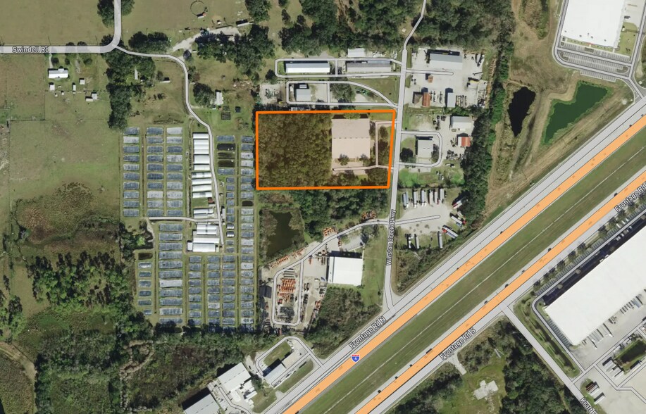 More Photos Of 304 Winston Creek Pky, Lakeland Warehouse For Lease