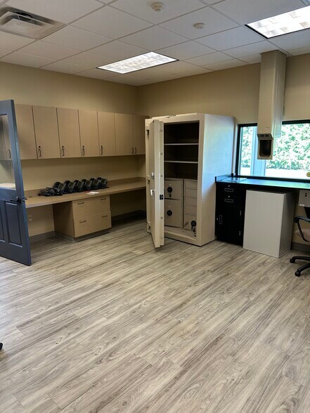 More Photos Of 5 W Forrest Rd, Fort Oglethorpe Storefront For Sale