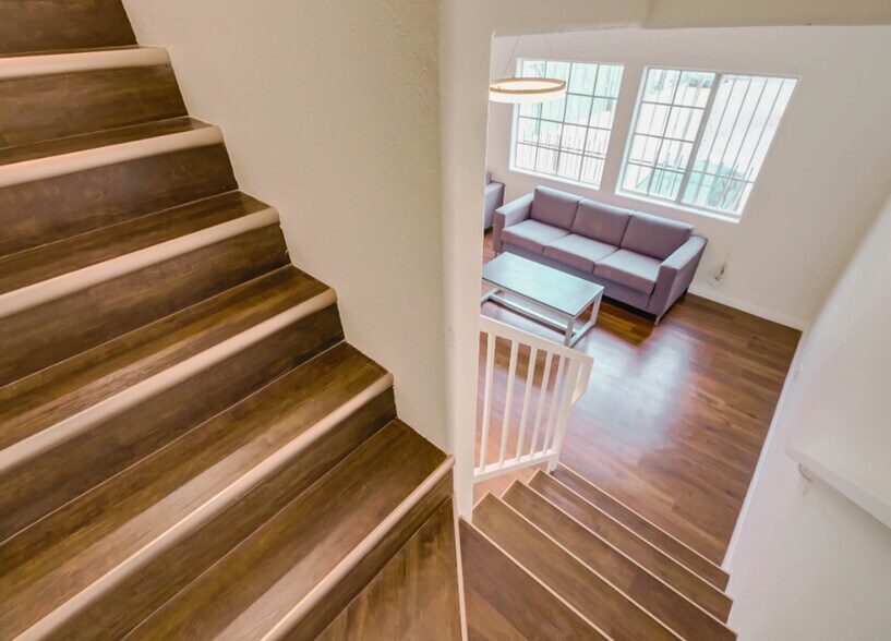 More Photos Of 2370 Portland St, Los Angeles Apartments For Sale