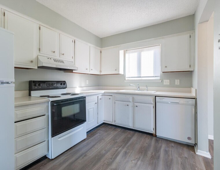 More Photos Of 73 Manor Dr, Park View Apartments For Sale