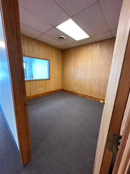 More Photos Of 9965-9985 W 151st St, Orland Park General Retail For Sale