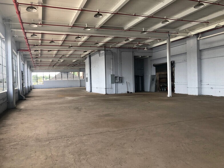 More Photos Of 3111 Richmond Ter, Staten Island Industrial For Sale