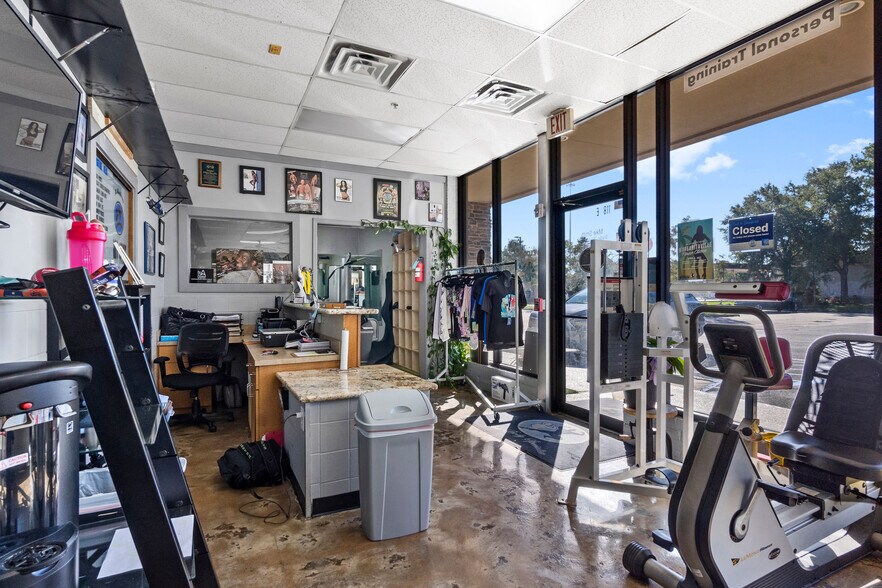 More Photos Of 118 Shenandoah Dr, The Woodlands Unknown For Lease