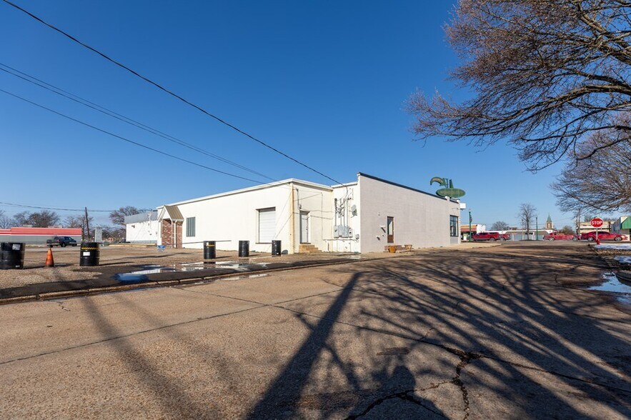 More Photos Of 113-115 E Broadway St, West Memphis Freestanding For Sale
