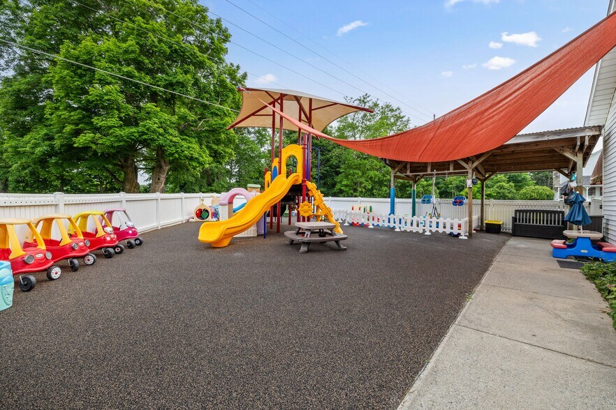 More Photos Of 7739 Clyde Rd, Fenton Specialty For Sale