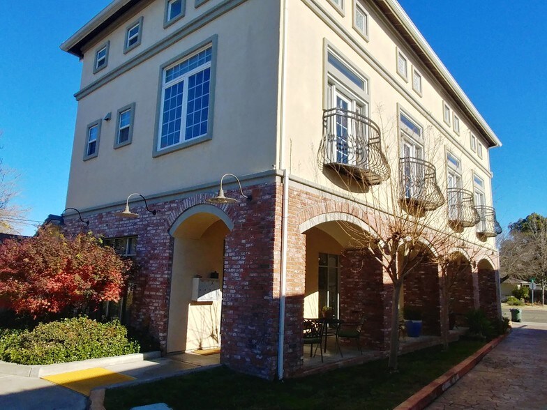 More Photos Of 5676 Elvas Ave, Sacramento Apartments For Lease