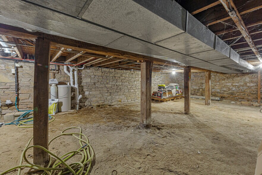 More Photos Of 106 N Main St, Le Sueur Office Residential For Sale