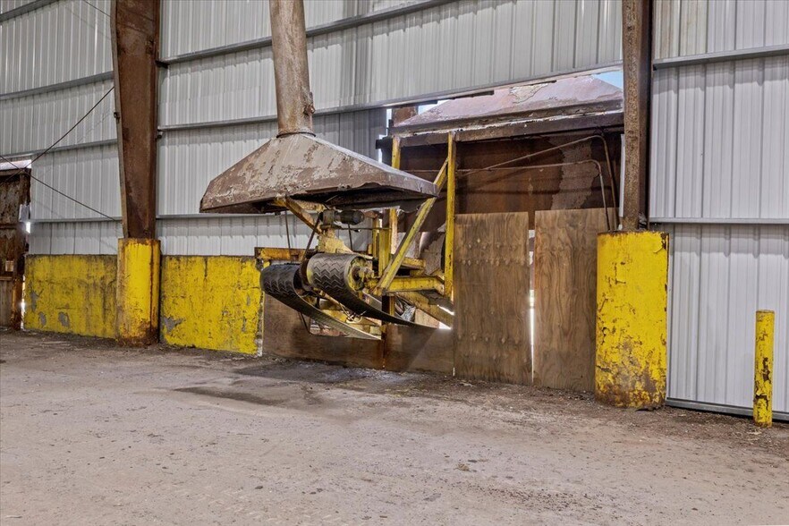 More Photos Of 1230 Pottertown Rd, Midway Distribution For Sale