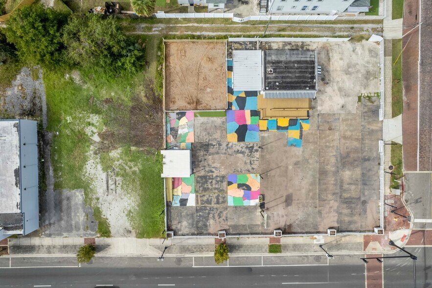 More Photos Of 1352 N Main St, Jacksonville Auto Dealership For Lease