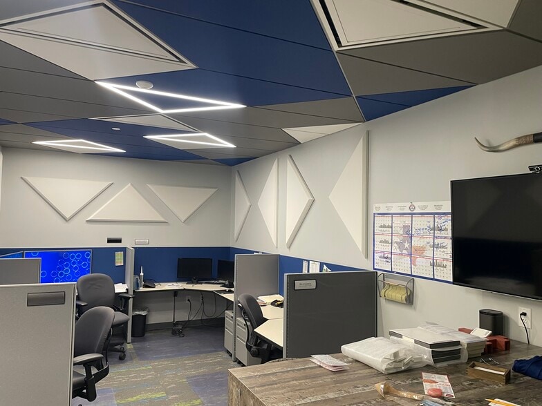 More Photos Of 1205 Sheldon Cv, Austin Showroom For Sale