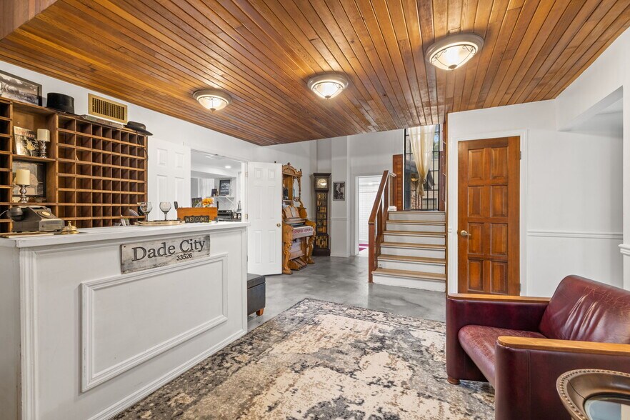 More Photos Of 37739 Robinson Ave, Dade City Office For Sale