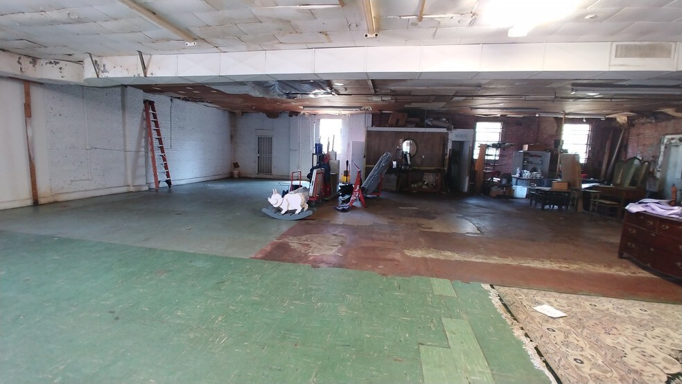 More Photos Of 1724 Bailey Ave, Jackson Freestanding For Lease